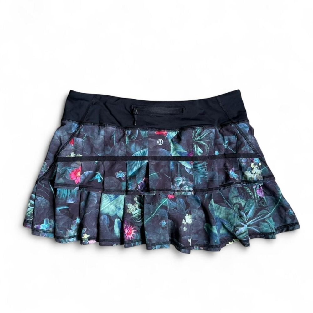 Lululemon Run Pace Setter Skirt in the Curious Jungle Multi / Black